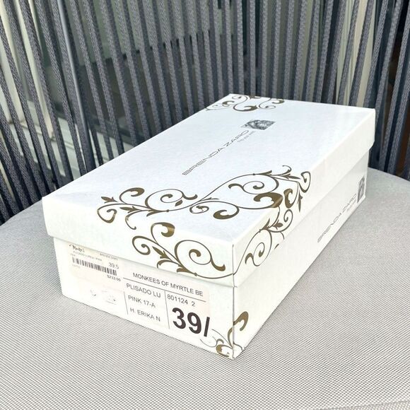 BRENDA ZARO NIB Erica kitten heels in Metallic Pink plissé Size 8/ 8.5 - Picture 12 of 15